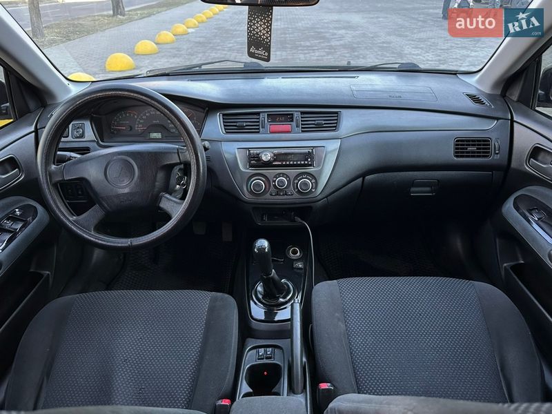Седан Mitsubishi Lancer 2005 в Каменском