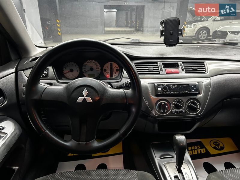 Седан Mitsubishi Lancer 2008 в Черновцах