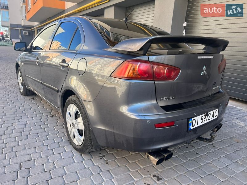 Седан Mitsubishi Lancer 2009 в Виннице