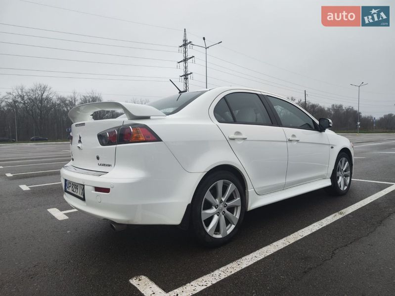 Седан Mitsubishi Lancer 2015 в Запорожье