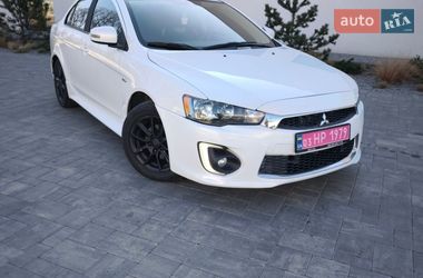 Седан Mitsubishi Lancer 2017 в Луцке