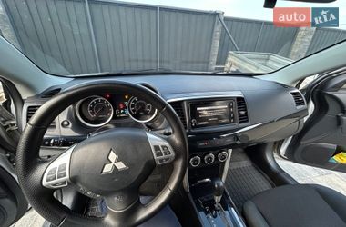 Седан Mitsubishi Lancer 2015 в Ужгороде