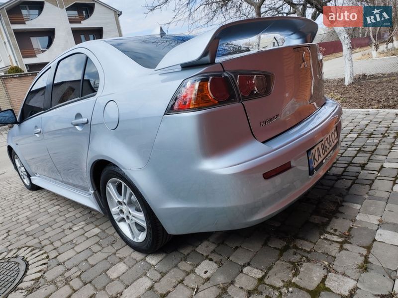 Седан Mitsubishi Lancer 2014 в Чернигове