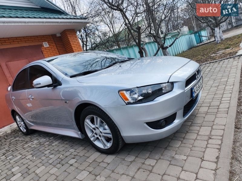 Седан Mitsubishi Lancer 2014 в Чернигове