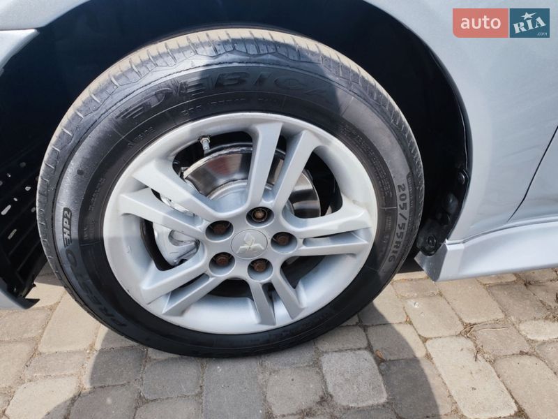 Седан Mitsubishi Lancer 2014 в Чернигове