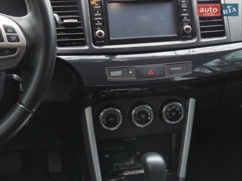 Седан Mitsubishi Lancer 2015 в Чернигове