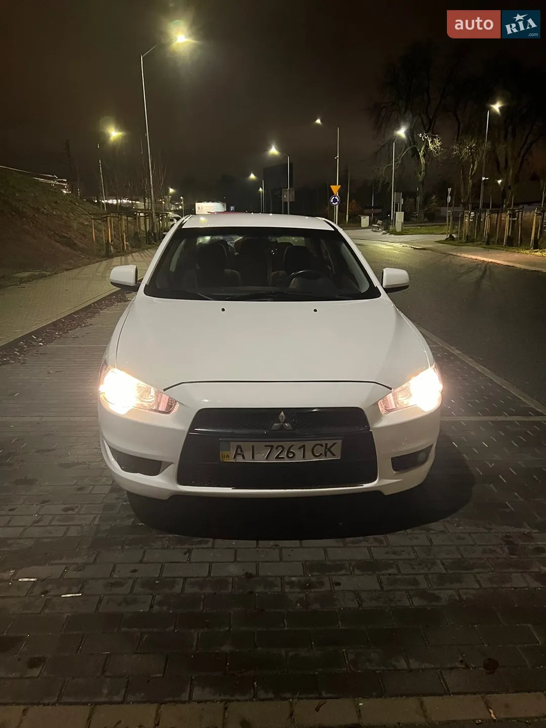 2010 Mitsubishi Lancer - мініатюра 8