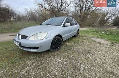 Седан Mitsubishi Lancer 2005 в Изюме