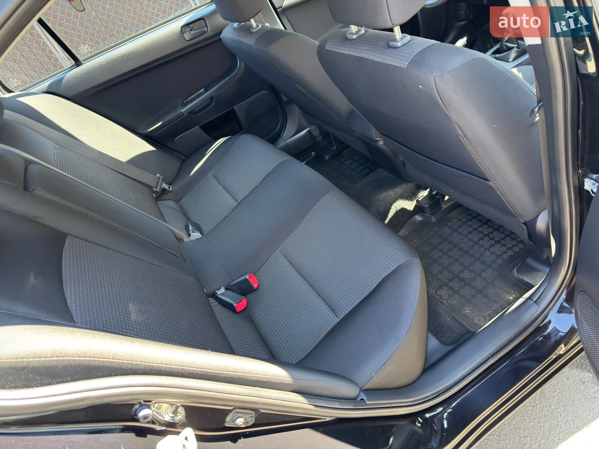 2010 Mitsubishi Lancer - мініатюра 14