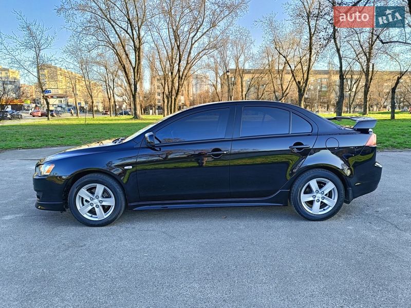 Седан Mitsubishi Lancer 2008 в Киеве