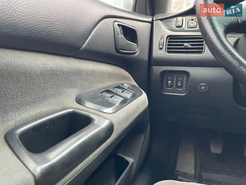 Седан Mitsubishi Lancer 2004 в Одессе фото 27 Седан Mitsubishi Lancer 2004 в Одессе