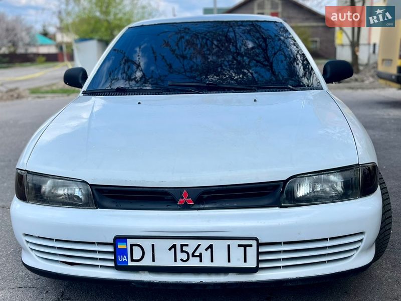 Седан Mitsubishi Lancer 1995 в Кременчуці