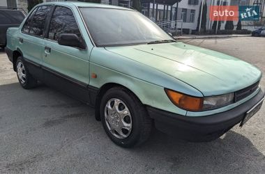 Седан Mitsubishi Lancer 1989 в Киеве