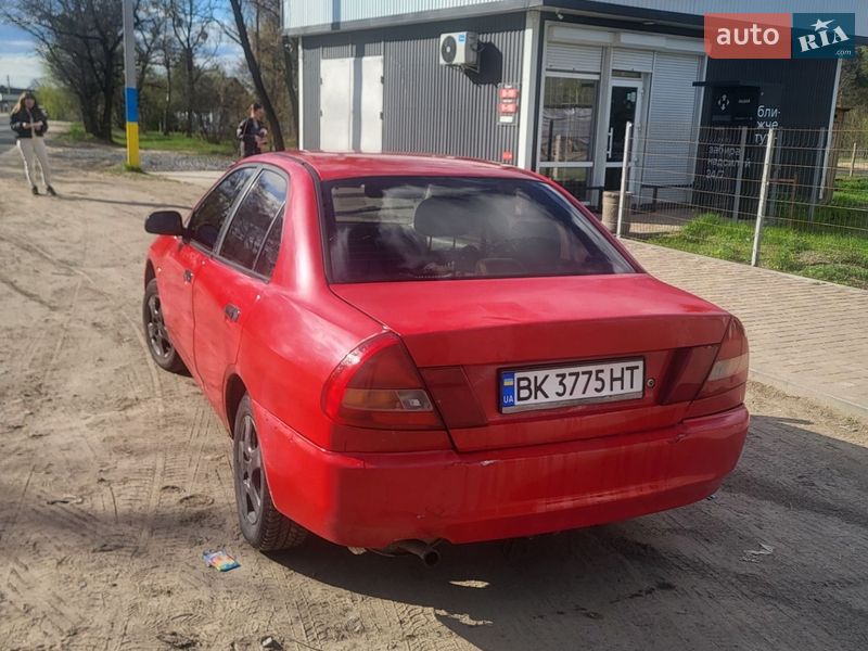 Седан Mitsubishi Lancer 1996 в Старом Селе