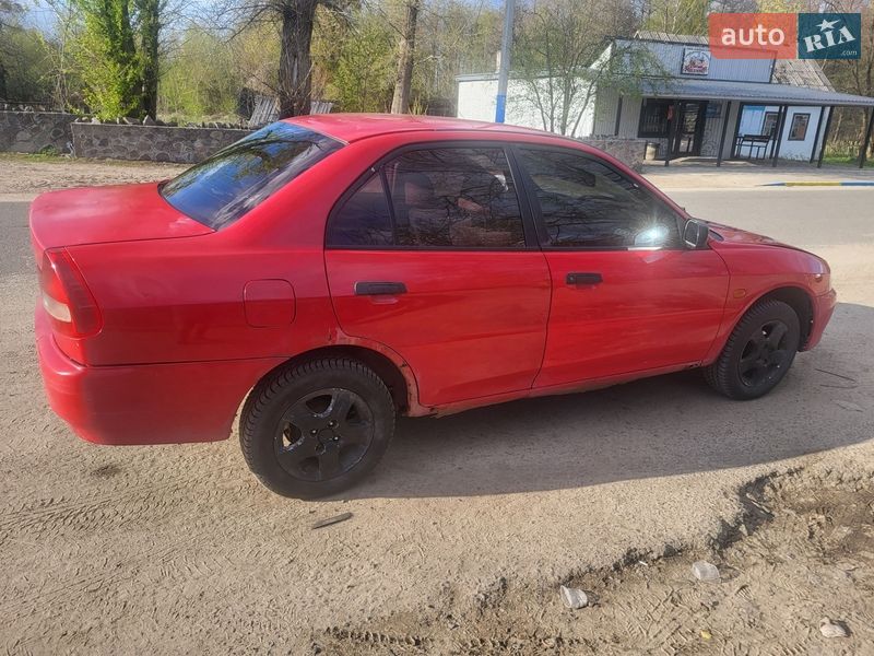 Седан Mitsubishi Lancer 1996 в Старом Селе