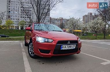 Седан Mitsubishi Lancer 2011 в Киеве