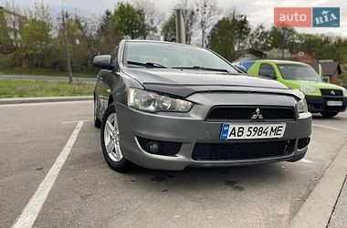Седан Mitsubishi Lancer 2009 в Виннице