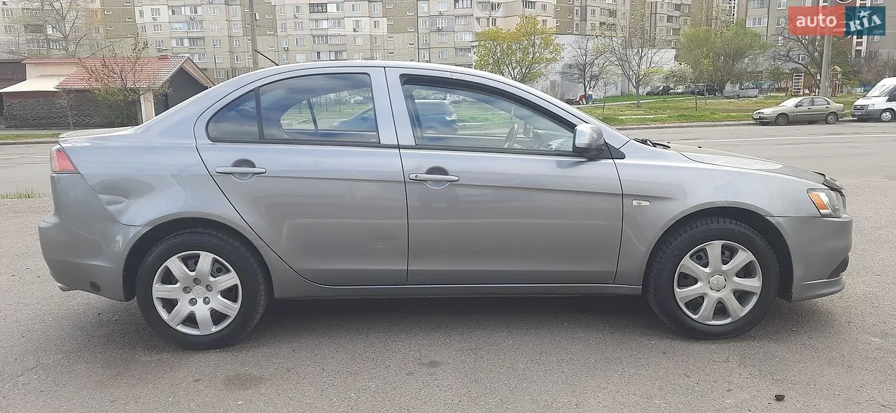 2011 Mitsubishi Lancer - мініатюра 13