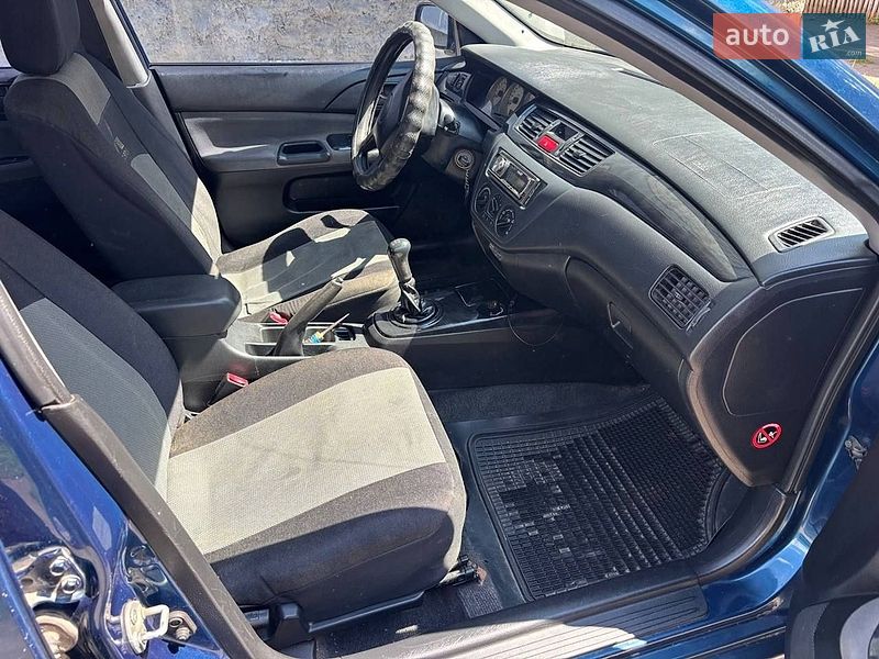 Седан Mitsubishi Lancer 2005 в Ильинцах