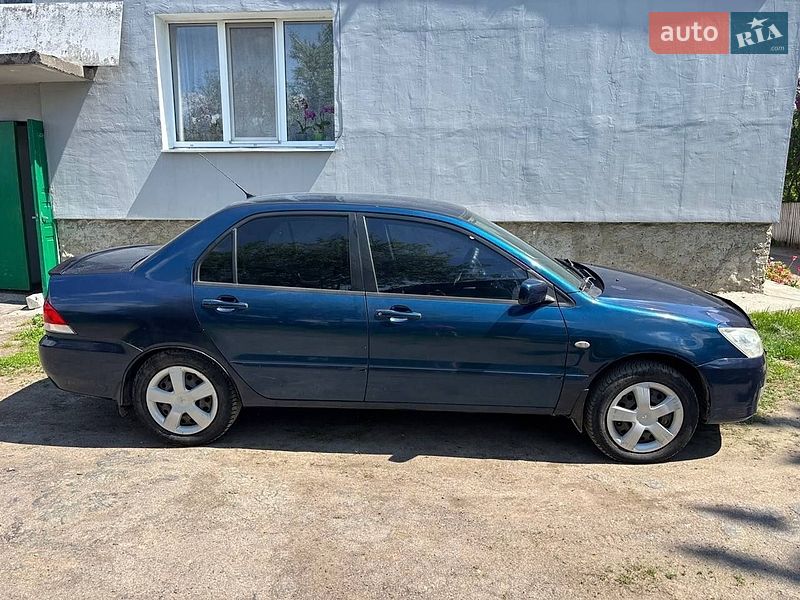 Седан Mitsubishi Lancer 2005 в Ильинцах
