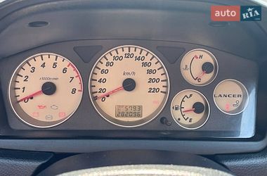Седан Mitsubishi Lancer 2005 в Ильинцах