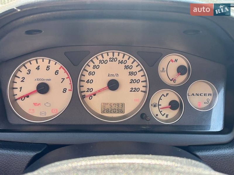 Седан Mitsubishi Lancer 2005 в Ильинцах