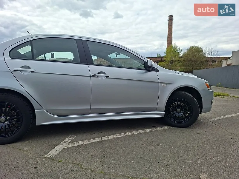 Mitsubishi Lancer