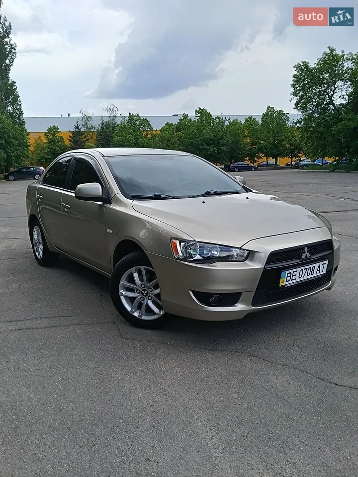 2010 Mitsubishi Lancer - мініатюра 12