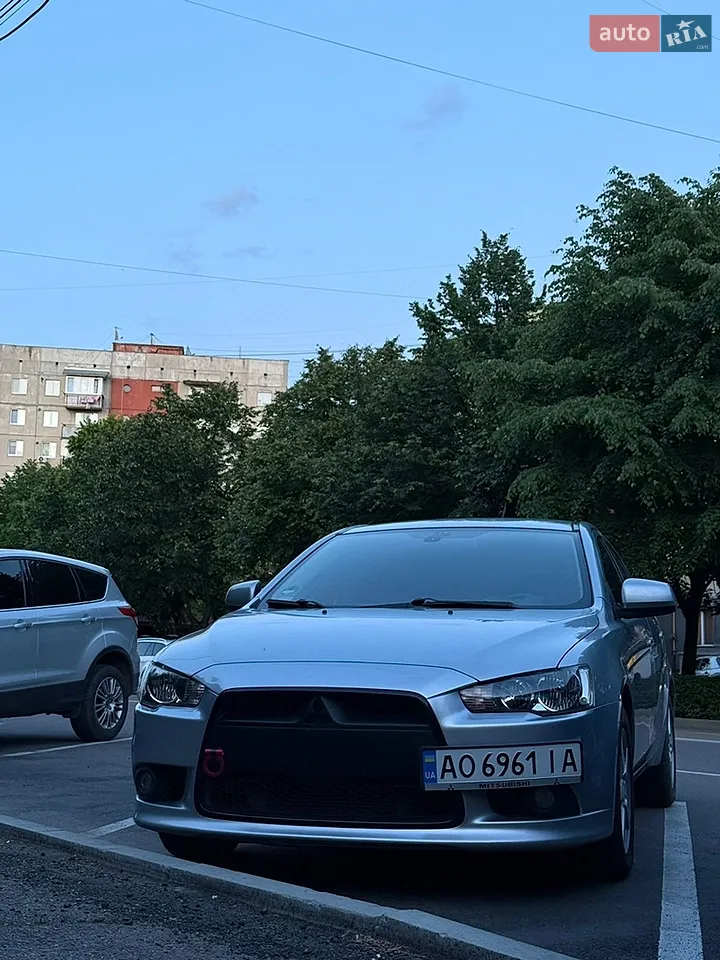 2010 Mitsubishi Lancer - мініатюра 5