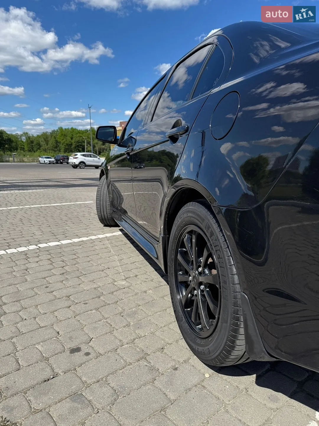 2011 Mitsubishi Lancer - мініатюра 12