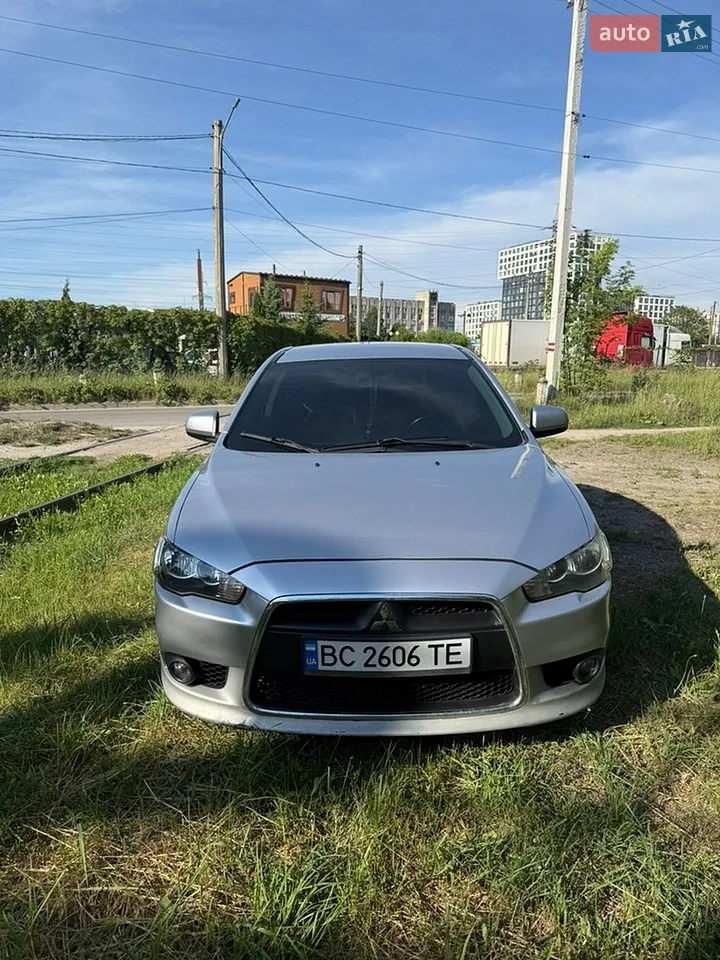 2010 Mitsubishi Lancer - мініатюра 20