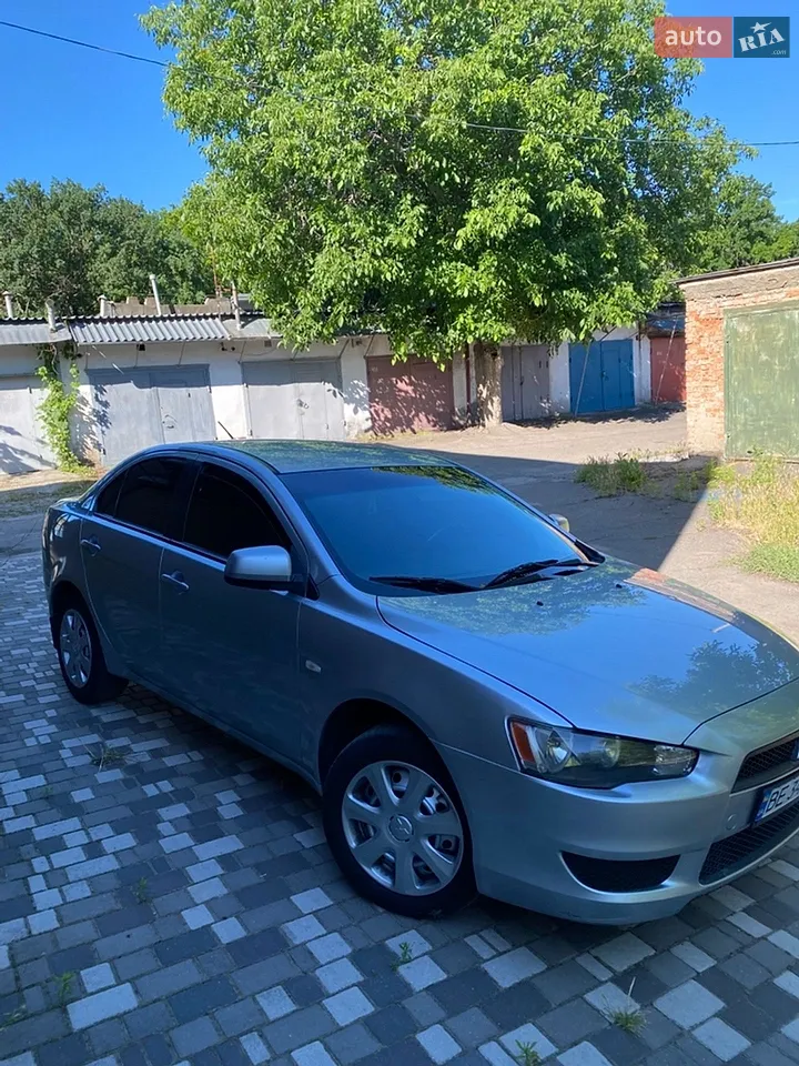 2010 Mitsubishi Lancer - мініатюра 9