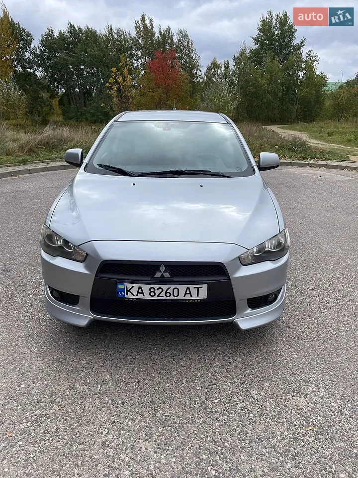 2010 Mitsubishi Lancer - мініатюра 18