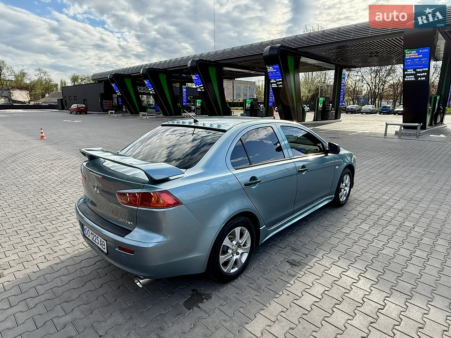 2010 Mitsubishi Lancer - мініатюра 9