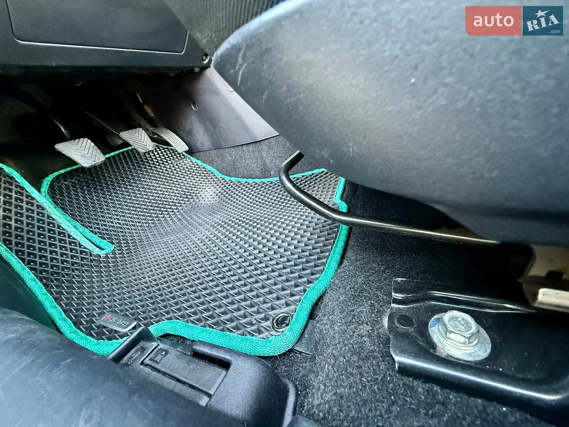 2010 Mitsubishi Lancer - мініатюра 27