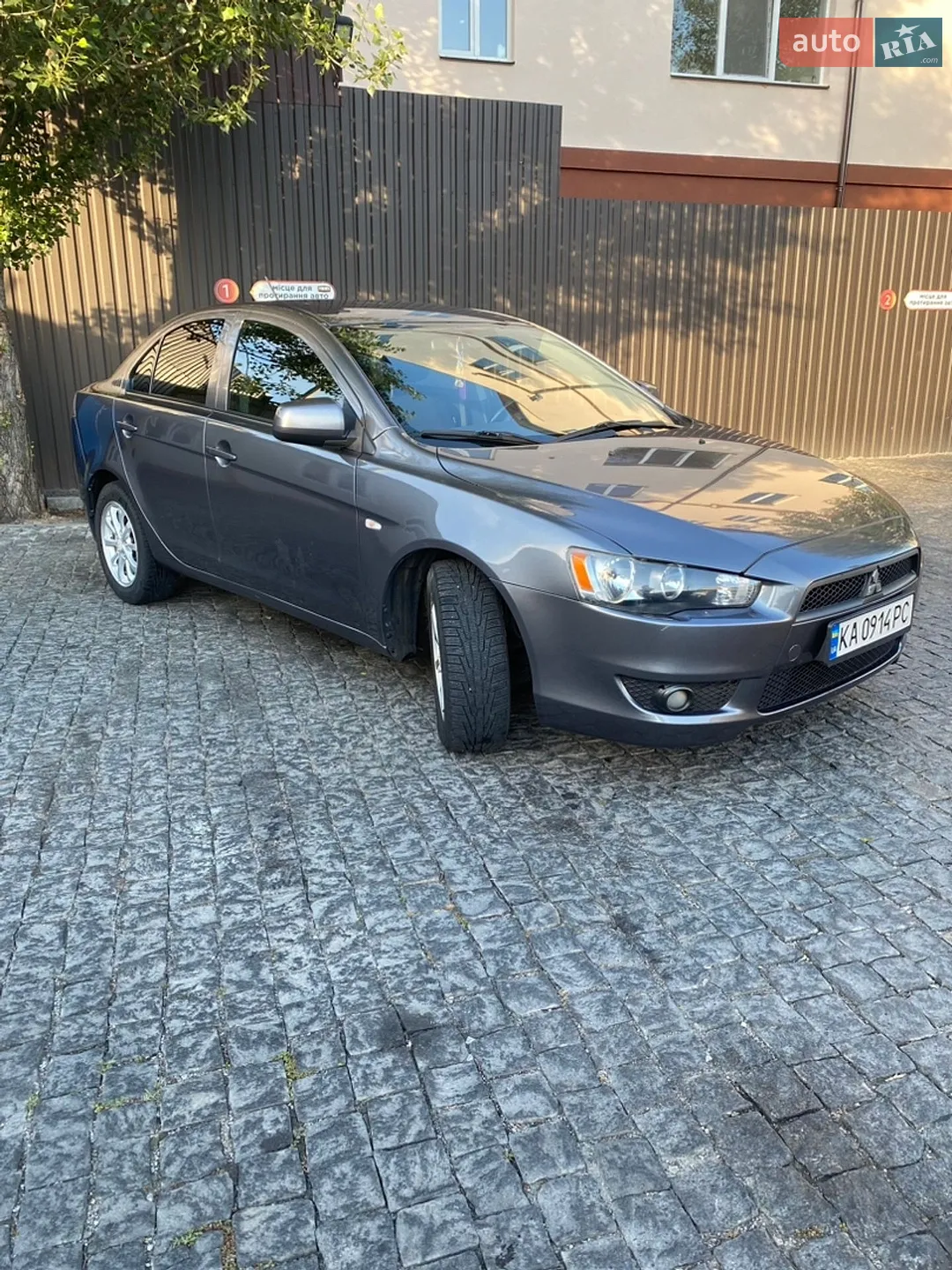 2010 Mitsubishi Lancer - мініатюра 2