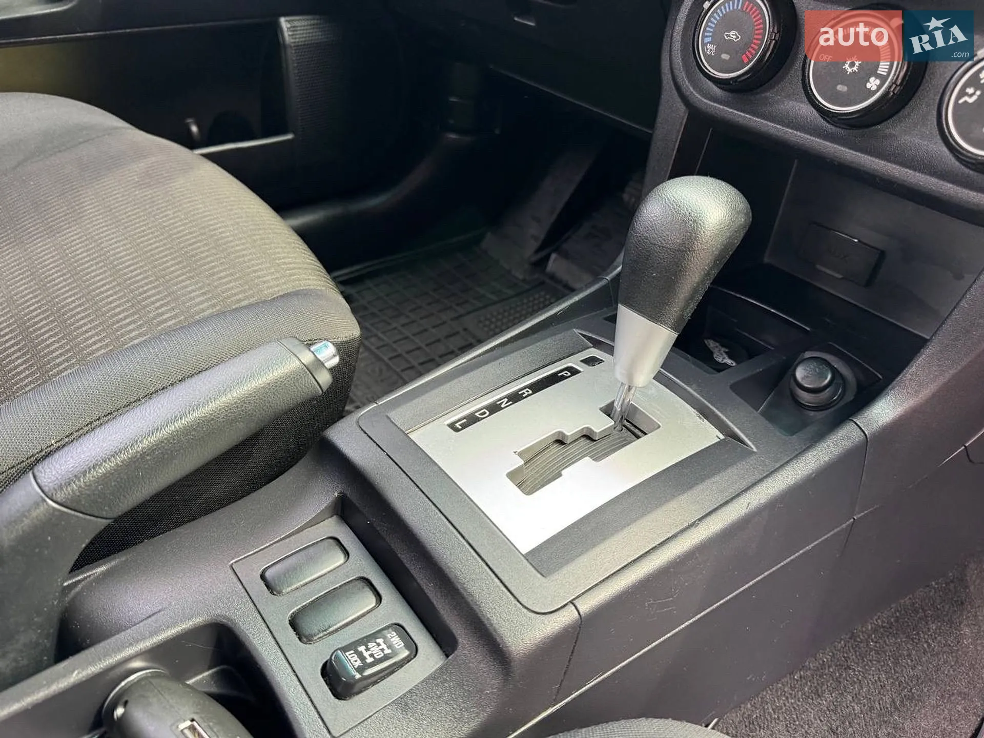 2011 Mitsubishi Lancer - мініатюра 21