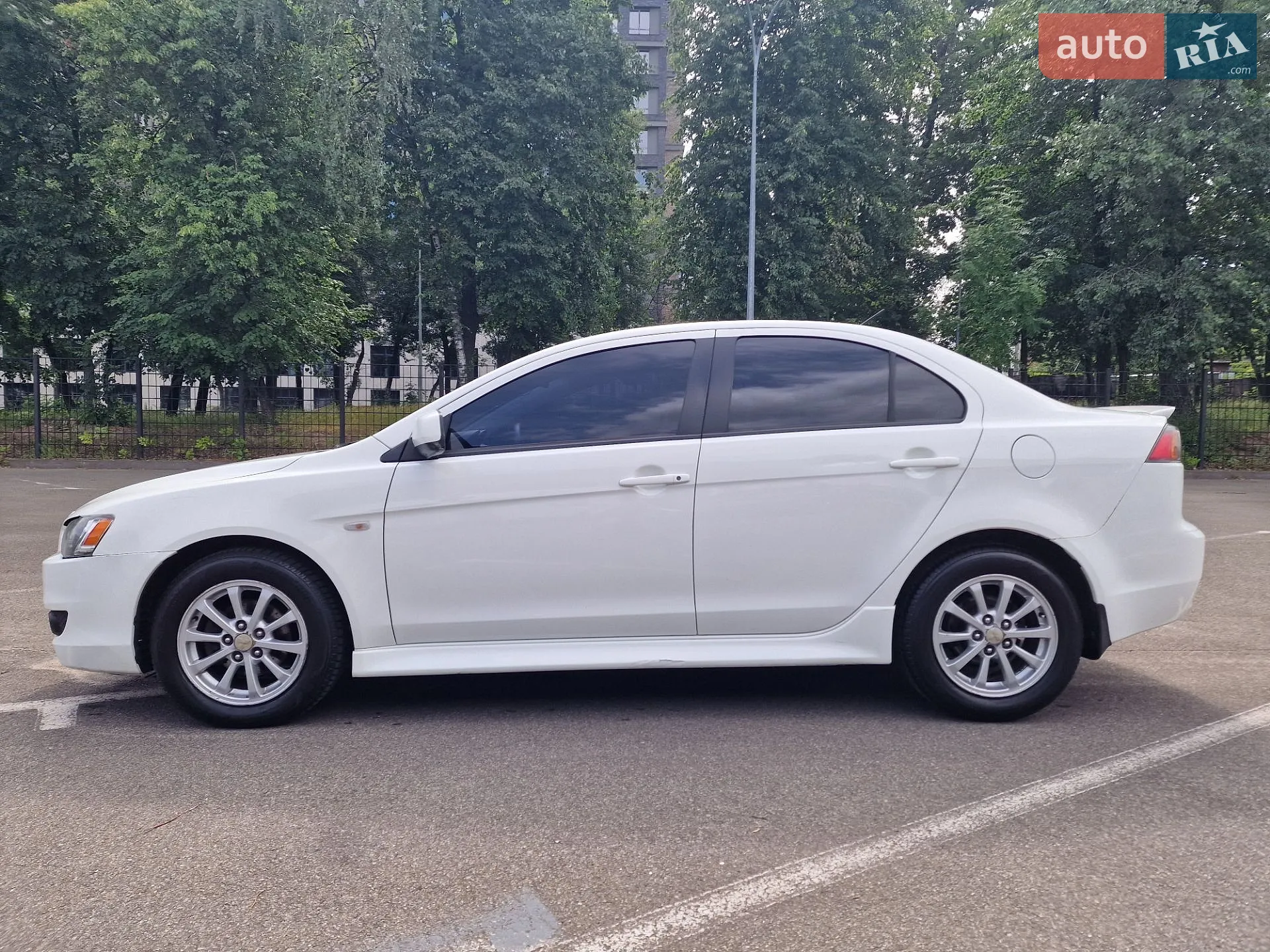 2011 Mitsubishi Lancer - мініатюра 3