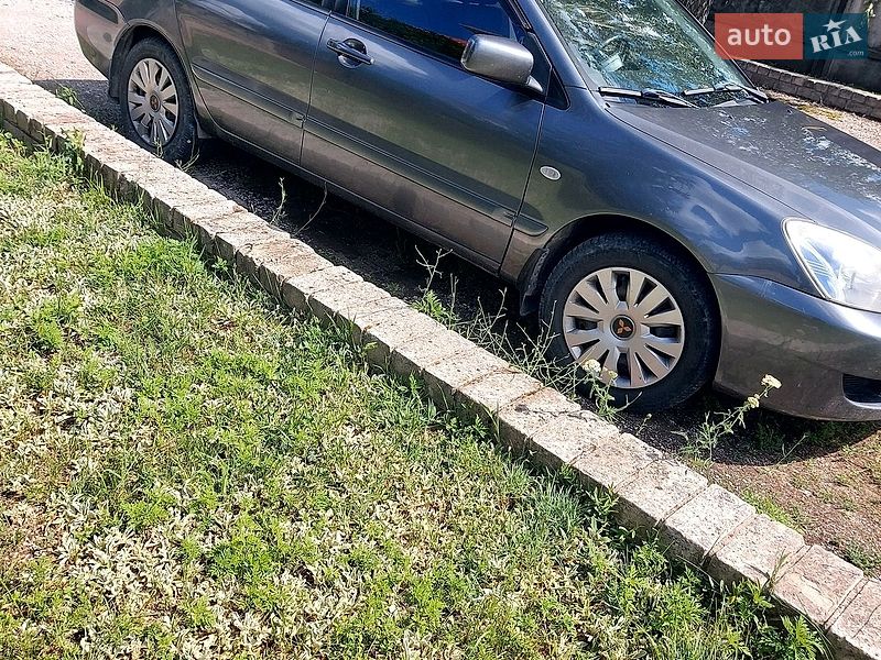Седан Mitsubishi Lancer 2005 в Днепре