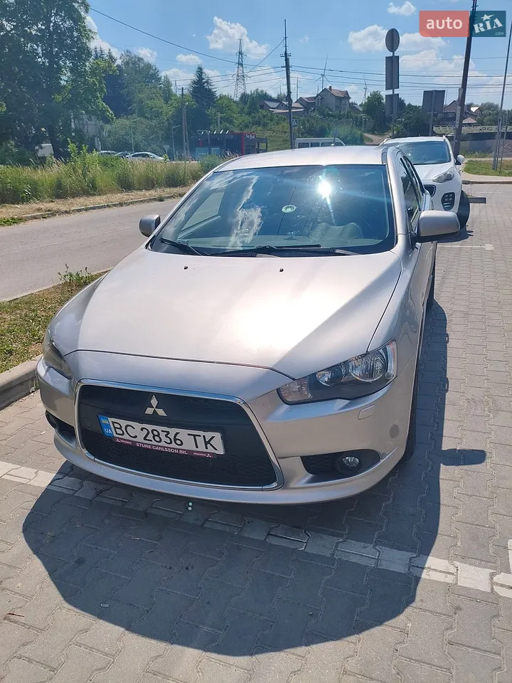 2010 Mitsubishi Lancer - мініатюра 20