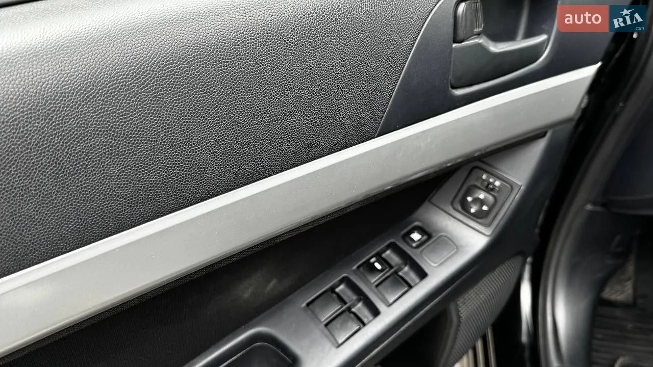 2011 Mitsubishi Lancer - мініатюра 18
