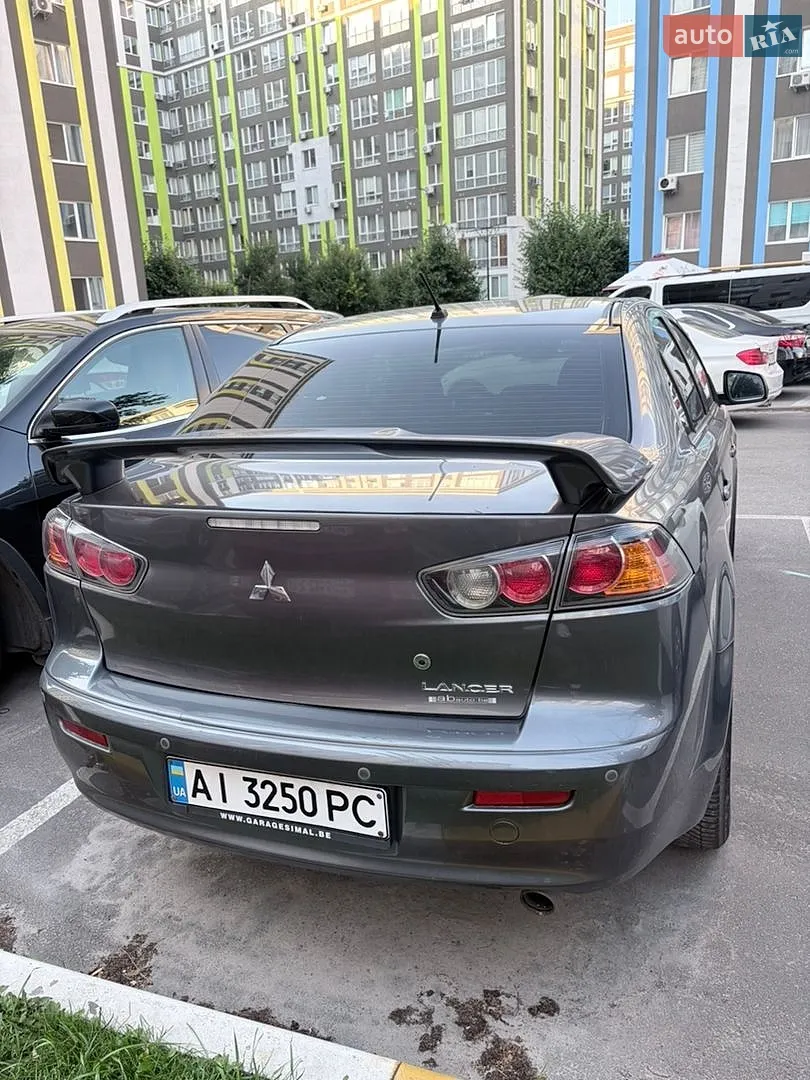 2010 Mitsubishi Lancer - мініатюра 2