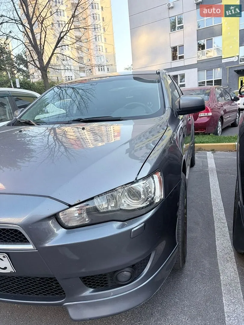2010 Mitsubishi Lancer - мініатюра 3