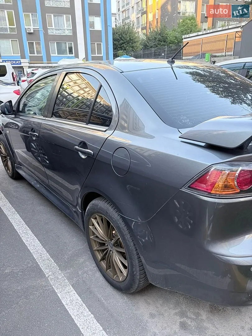 2010 Mitsubishi Lancer - мініатюра 7