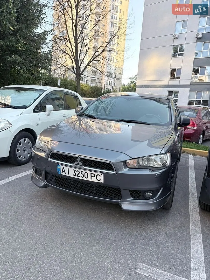 2010 Mitsubishi Lancer - мініатюра 8