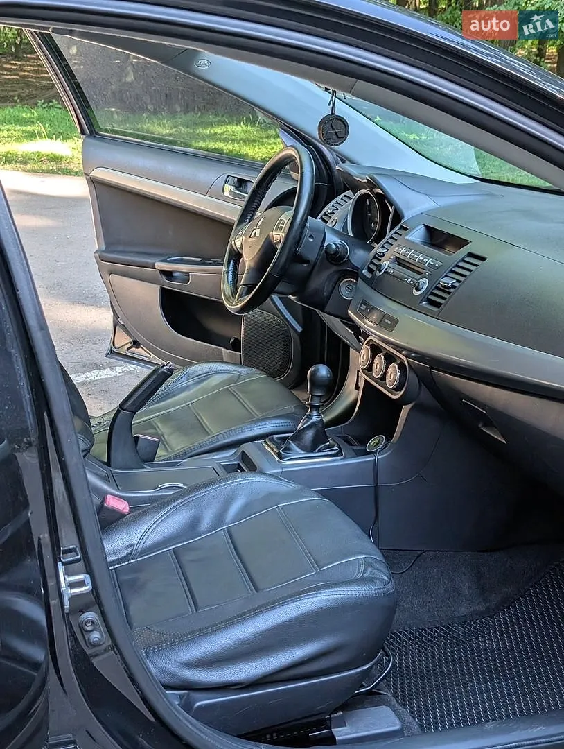 2010 Mitsubishi Lancer - мініатюра 14