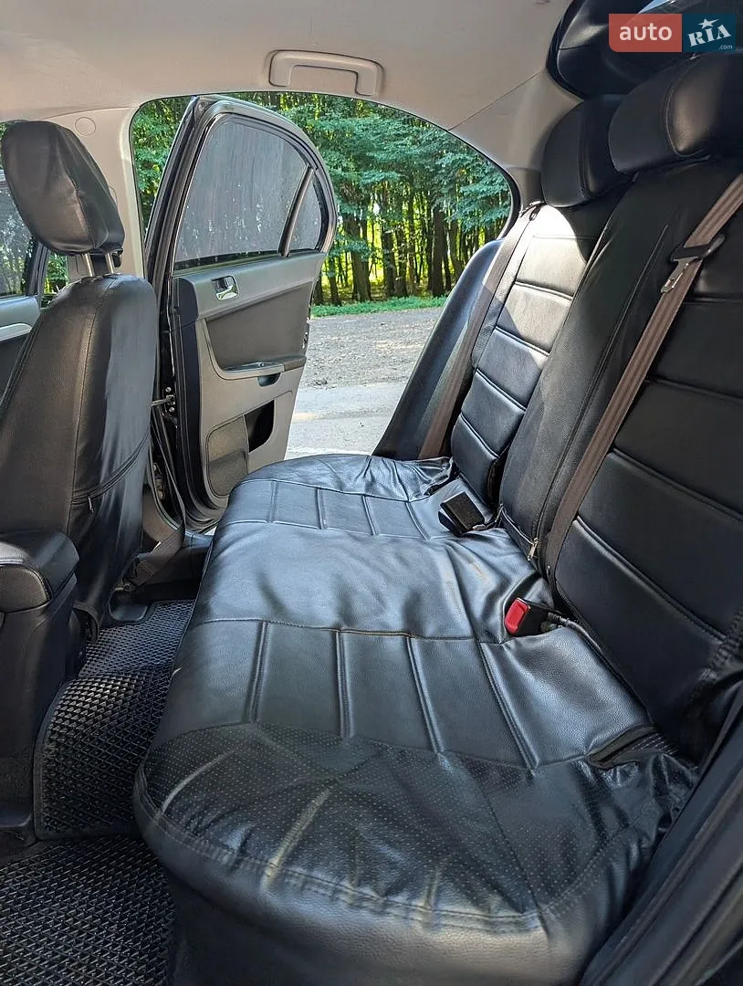 2010 Mitsubishi Lancer - мініатюра 13