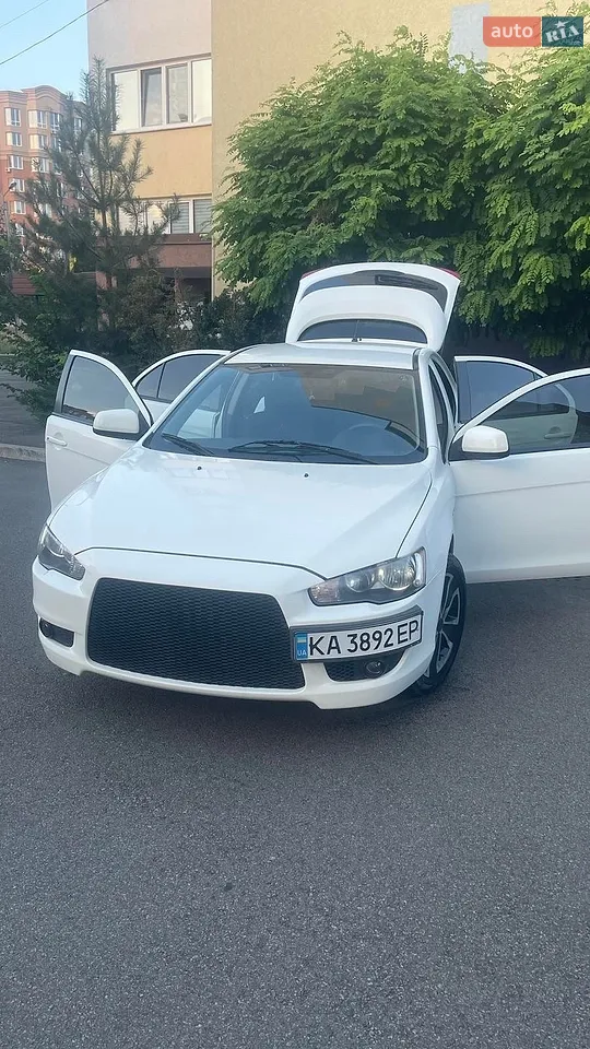 2010 Mitsubishi Lancer - мініатюра 12
