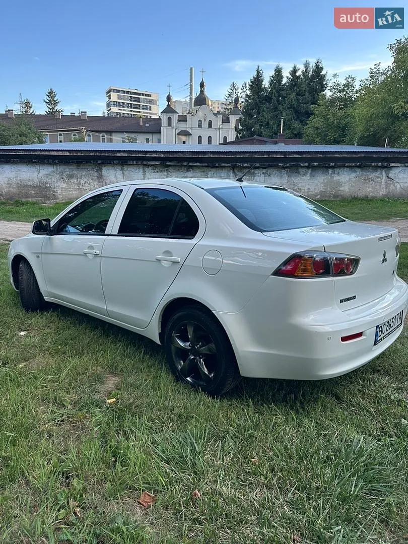 2010 Mitsubishi Lancer - мініатюра 7
