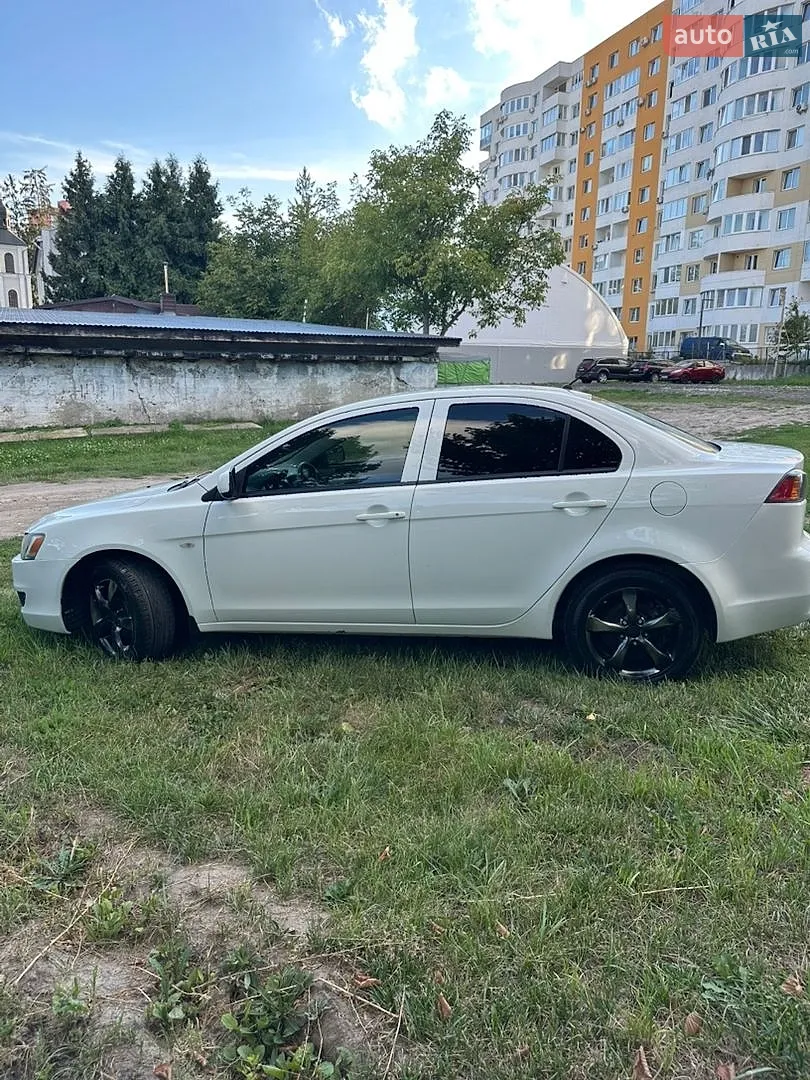 2010 Mitsubishi Lancer - мініатюра 8